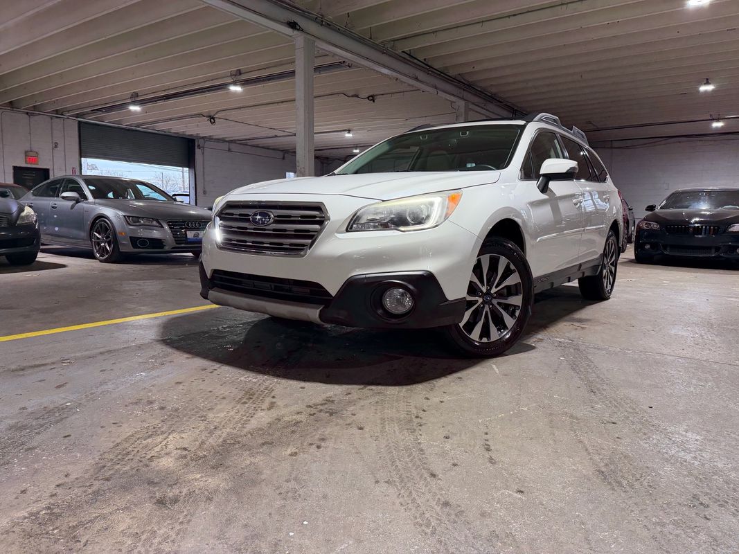 White 2015 Subaru Outback 3.6R Limited Wagon All-Wheel Drive 6-Speed CVT