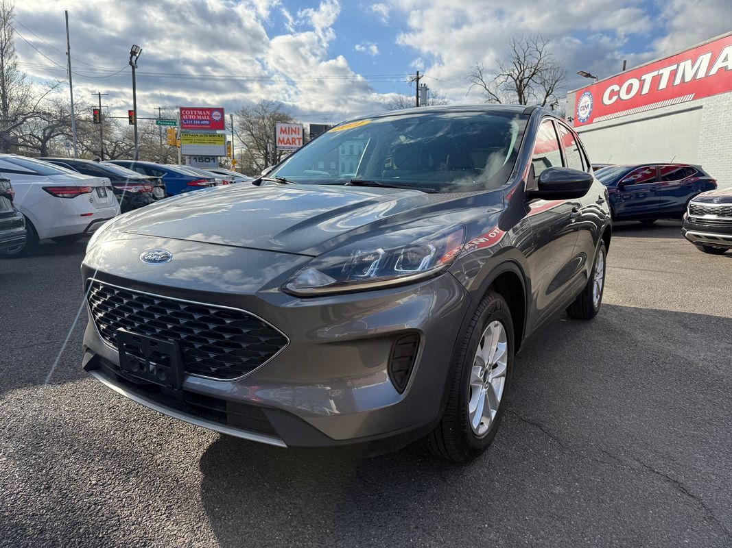 2021 Ford Escape SE's photo