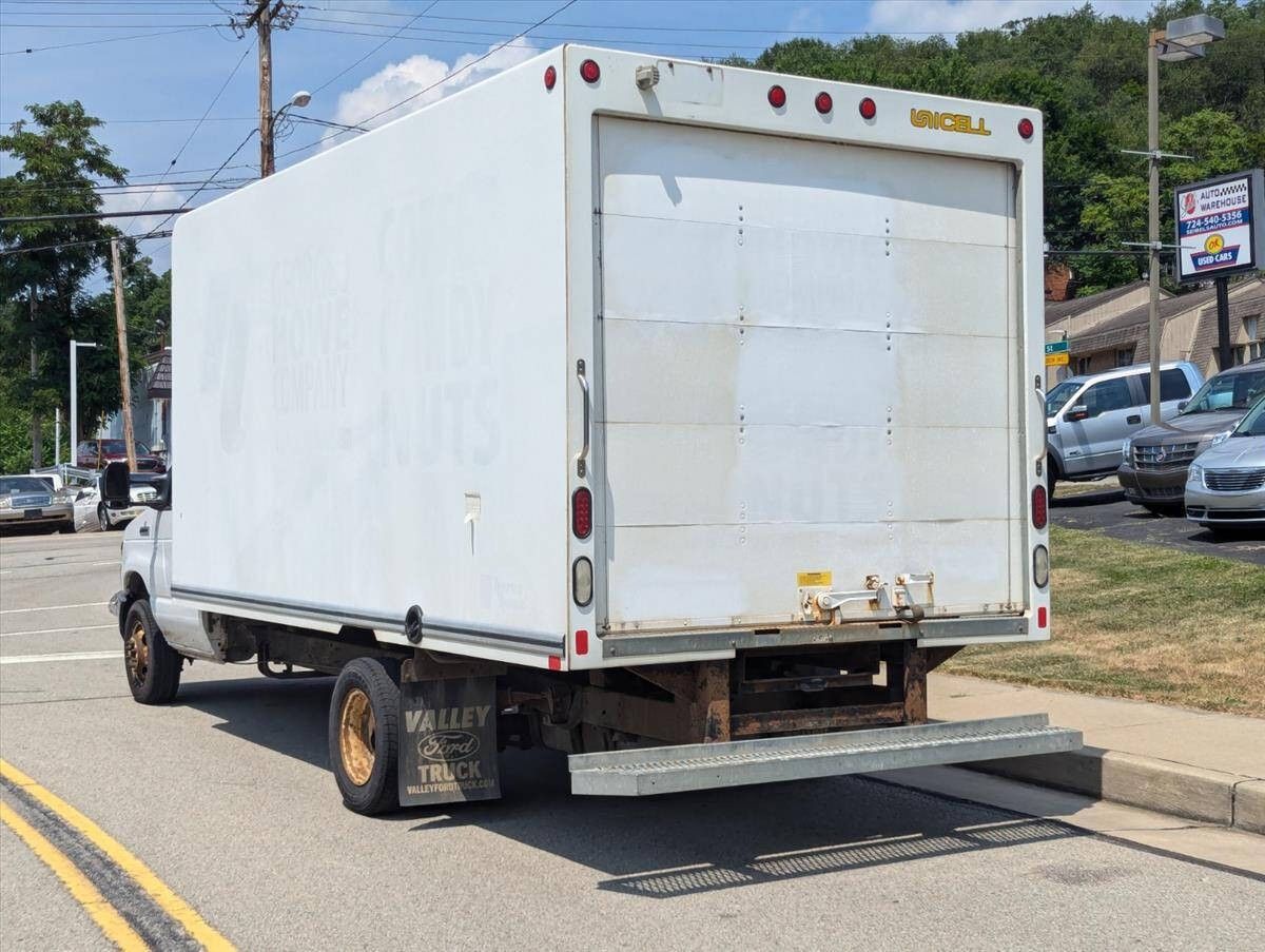 2016 Ford E-Series 8