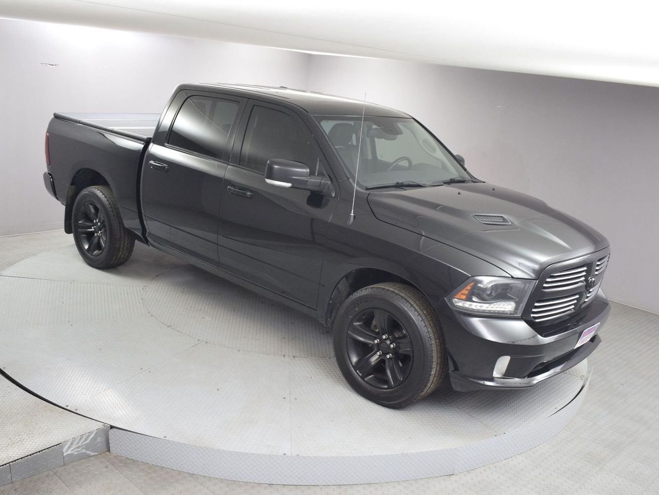 2015 RAM Ram 1500 Sport photo 3