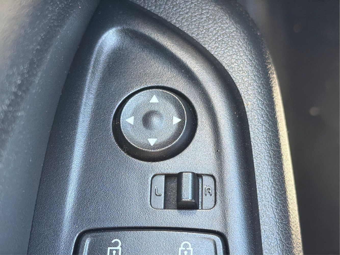 2024 Hyundai Venue SE - Photo 40