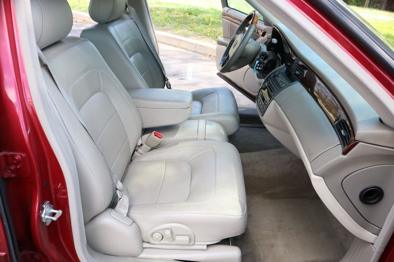 2005 Cadillac DeVille DHS Victory Motors of Colorado