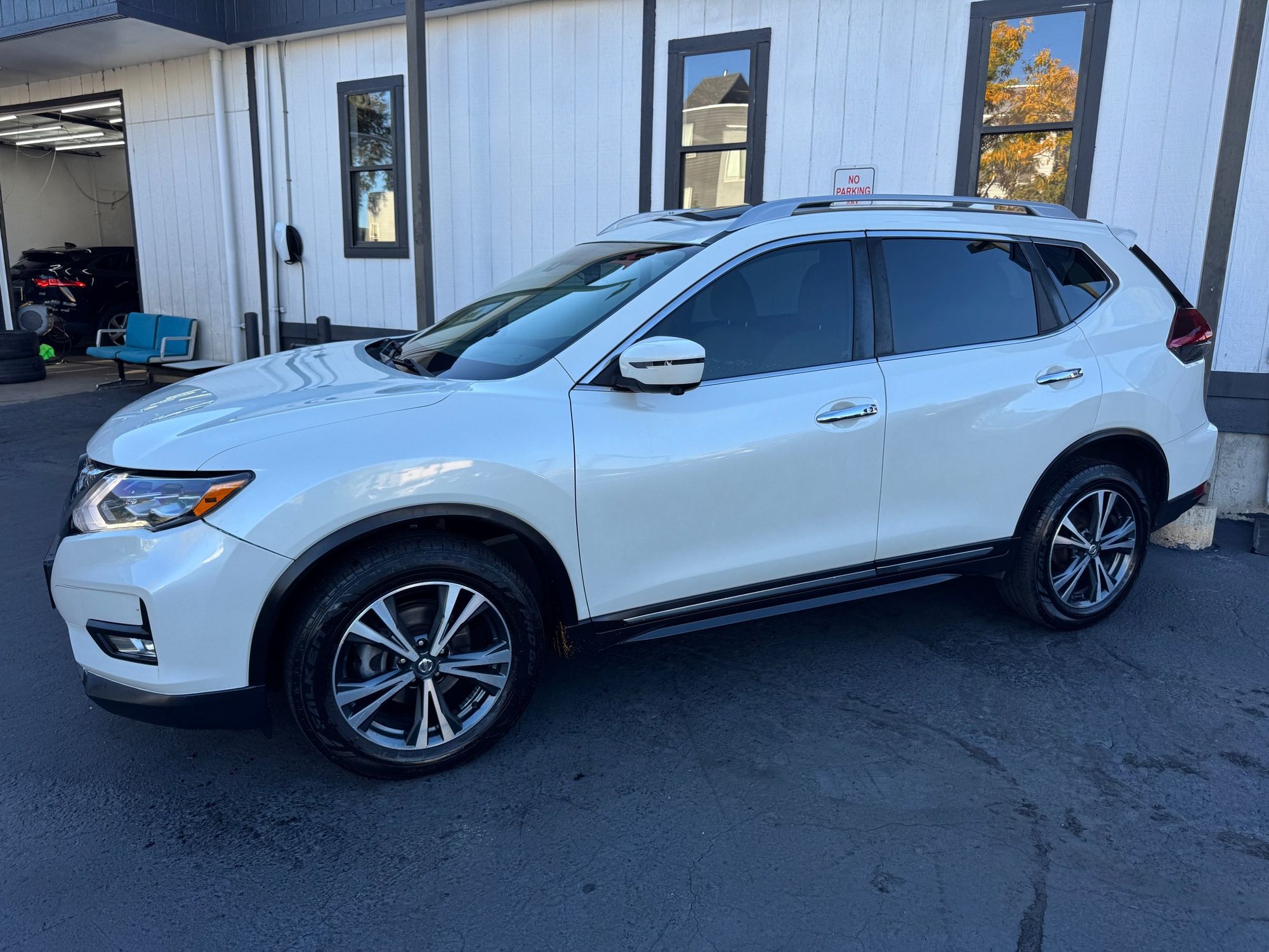 2018 Nissan Rogue SL photo 3