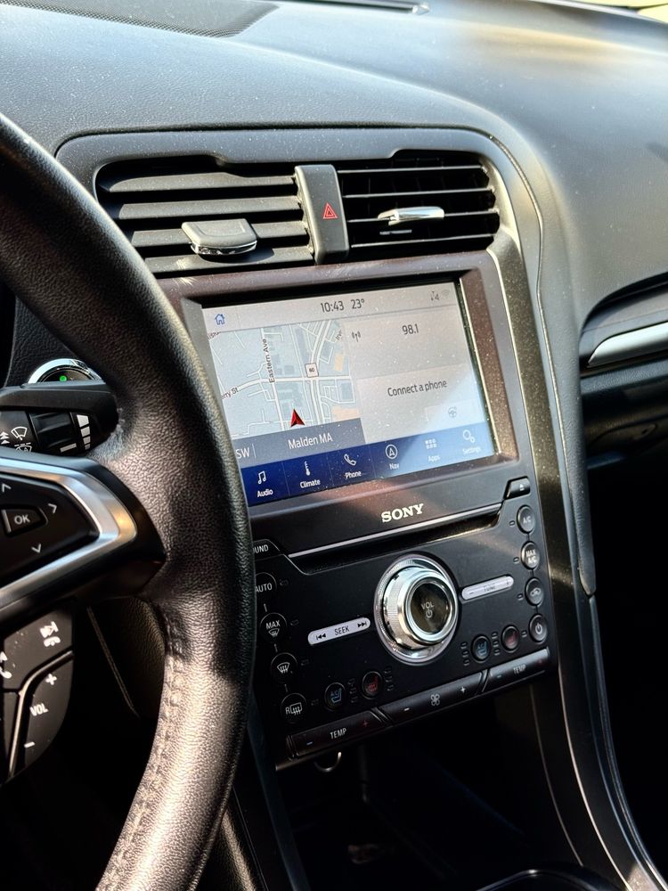 2020 Ford Fusion Hybrid Titanium photo 9
