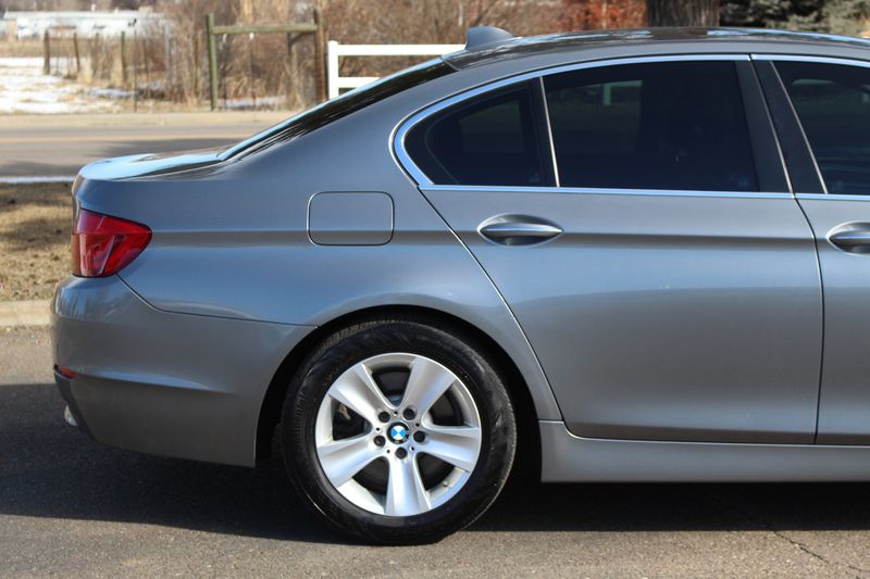 2012 BMW 528xi Photos 2012-bmw-528xi-photos