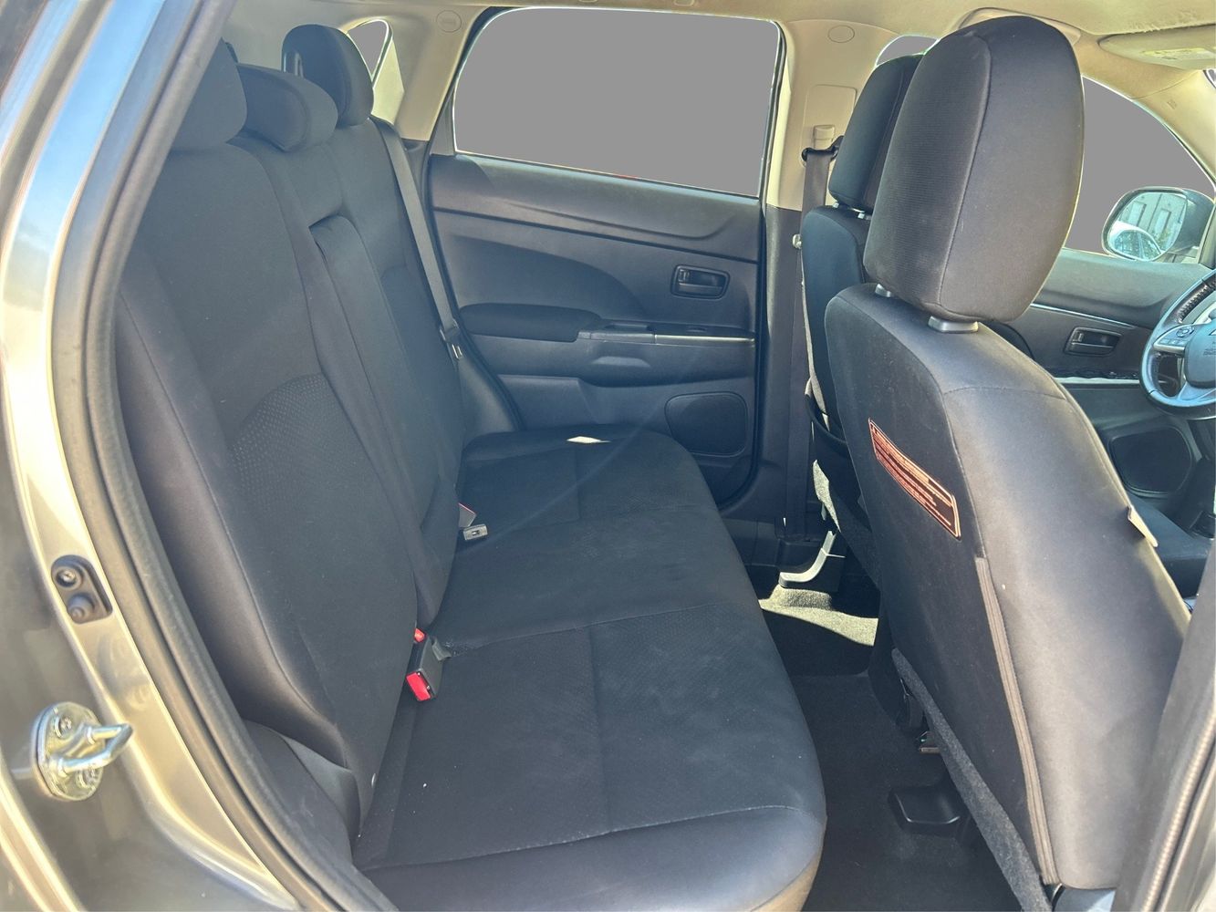 2015 Mitsubishi Outlander Sport ES photo 29