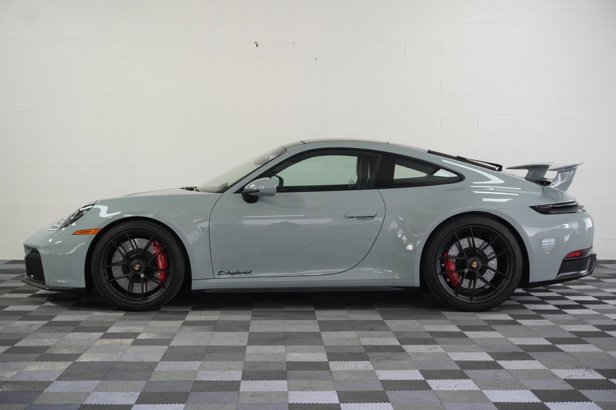 2026 Porsche 911 Carrera GTS