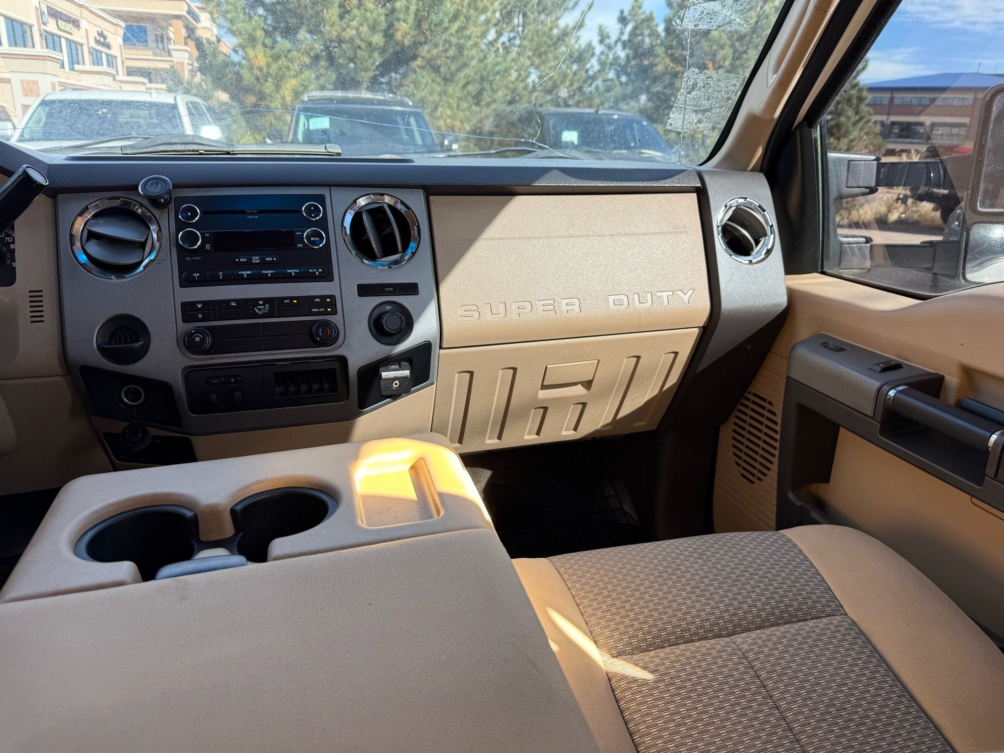 2014 Ford F-350 XLT photo 25
