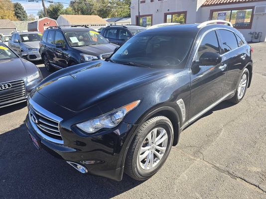 2016 INFINITI QX70 Base