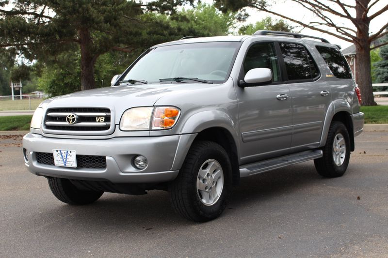 2002 Toyota Sequoia Photos