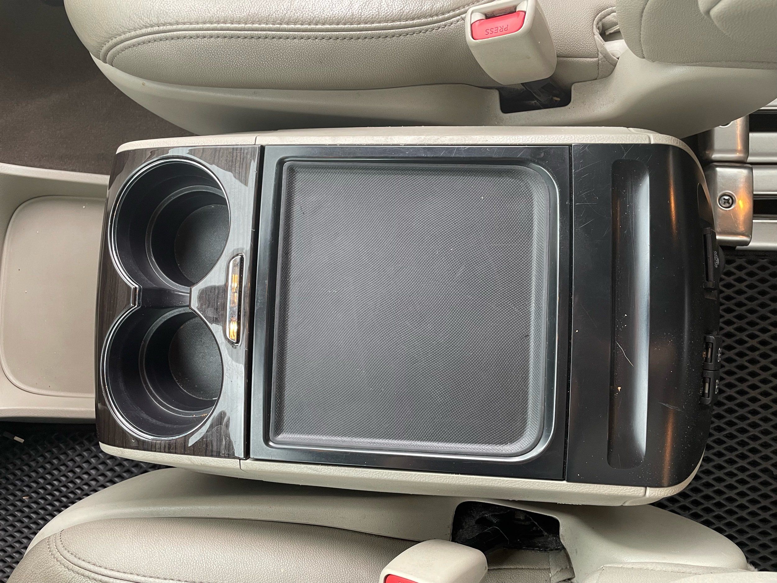 2019 Toyota Sienna XLE Premium photo 30