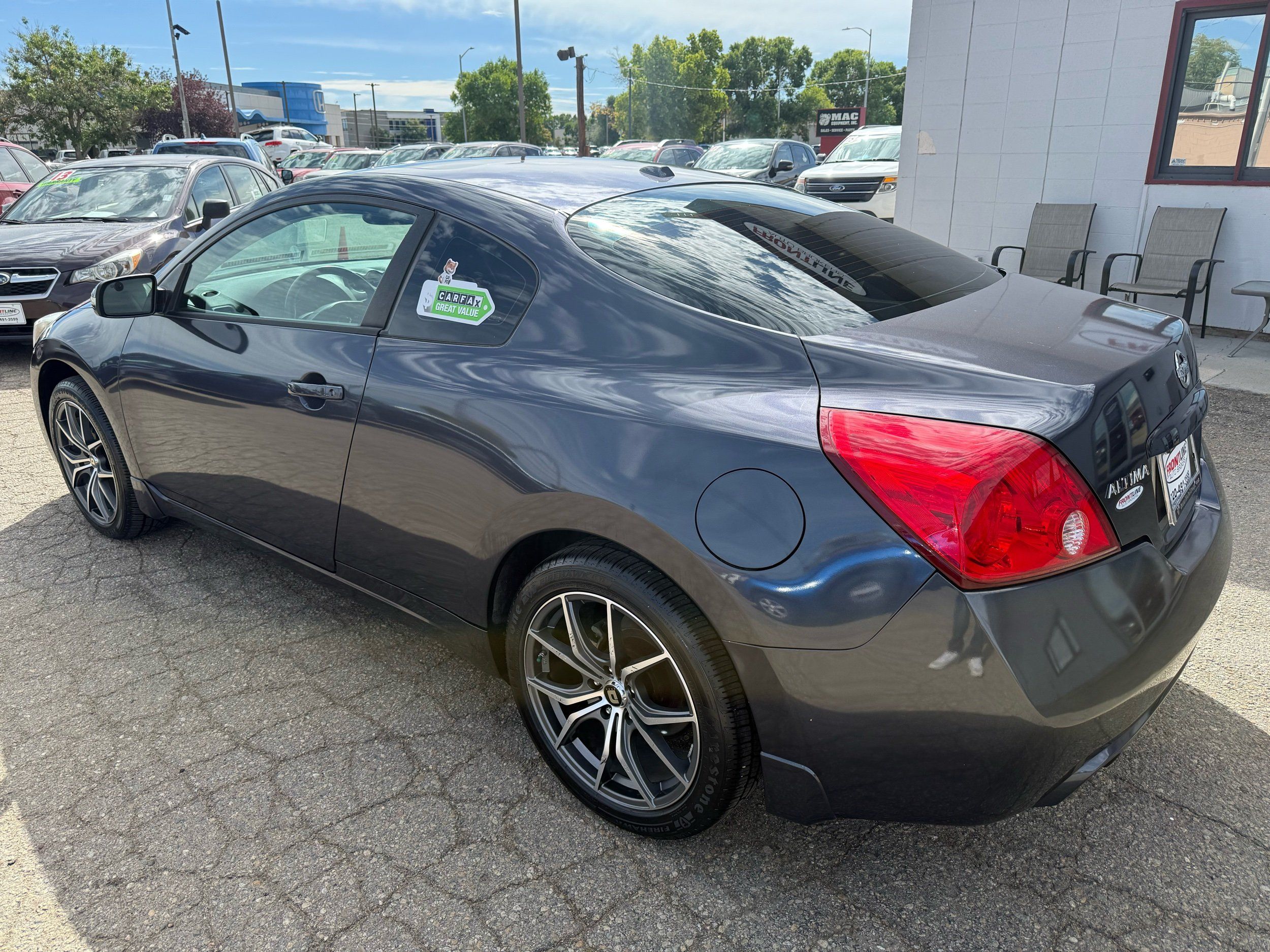 2010 Nissan Altima 3.5 SR photo 7