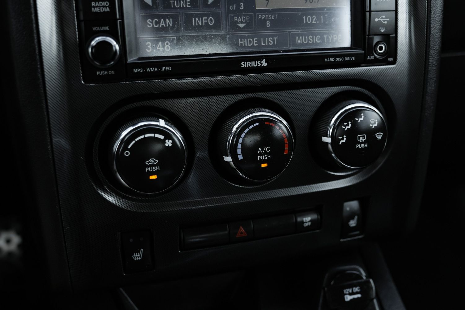 2010 Dodge Challenger R/T photo 22