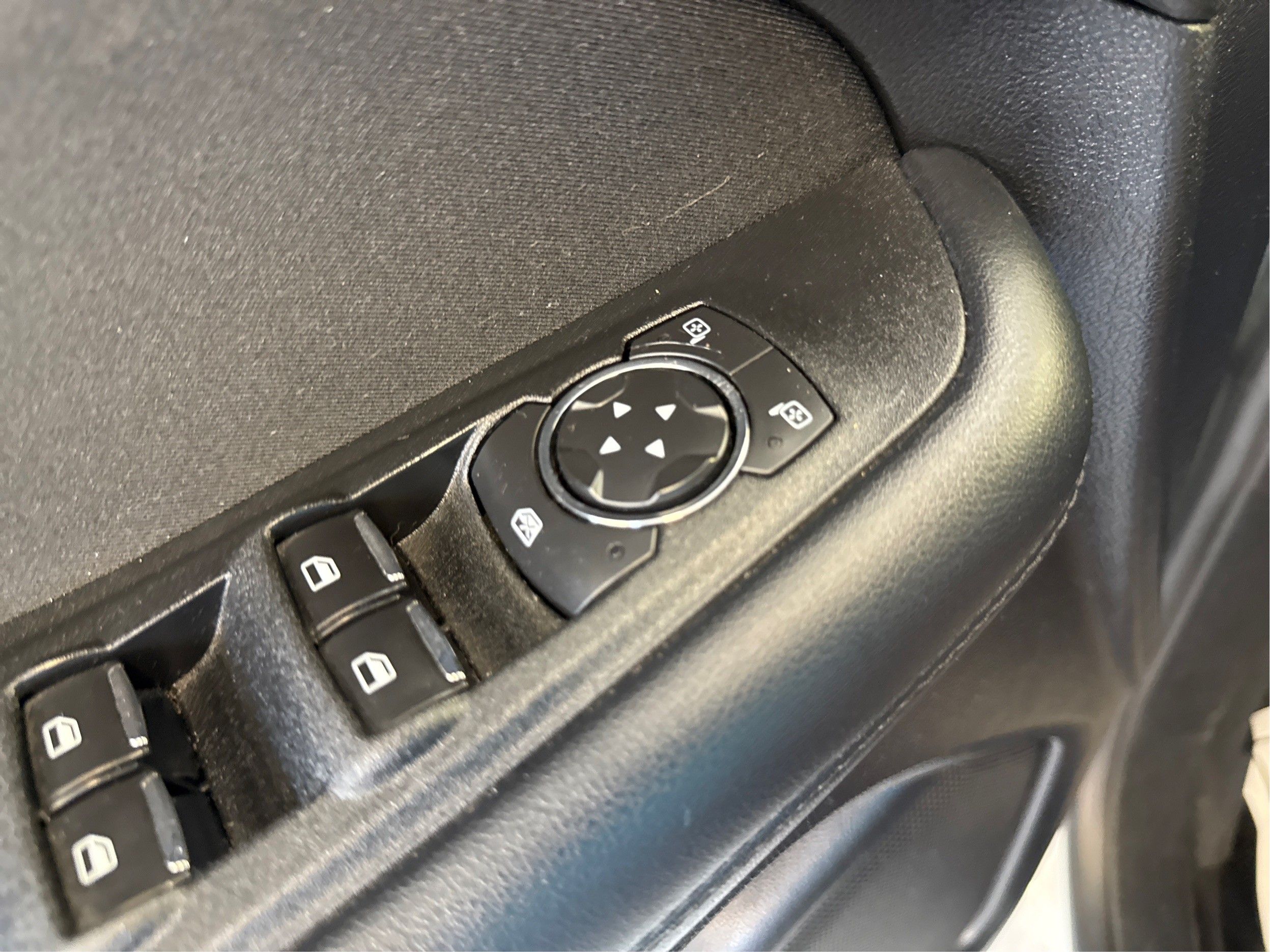 2018 Ford Edge SE - Photo 35