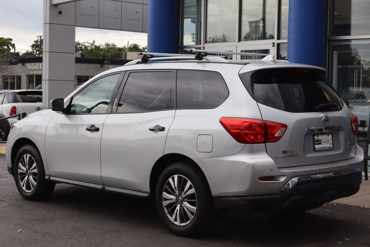 2019 Nissan Pathfinder SV