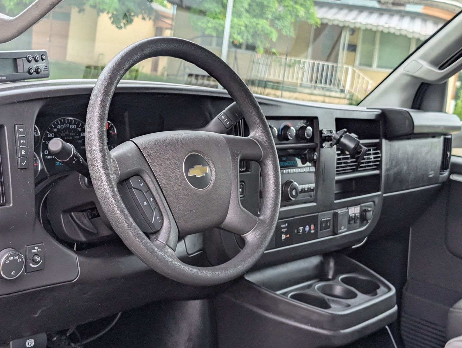 2024 Chevrolet Express Cutaway 214