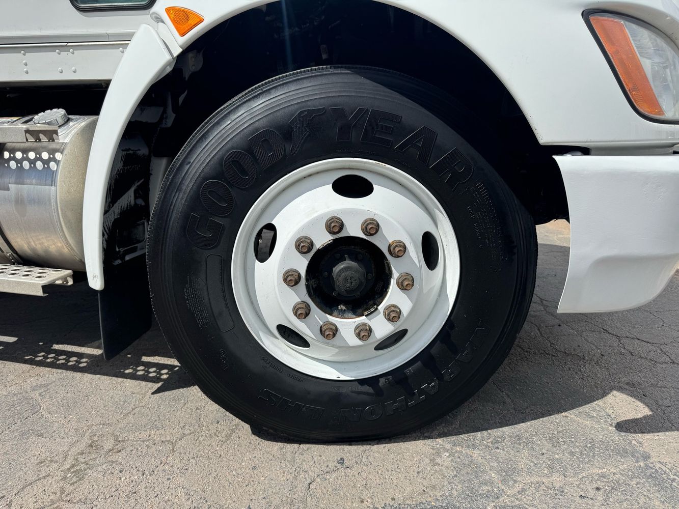 2019 Kenworth T3 Series photo 14