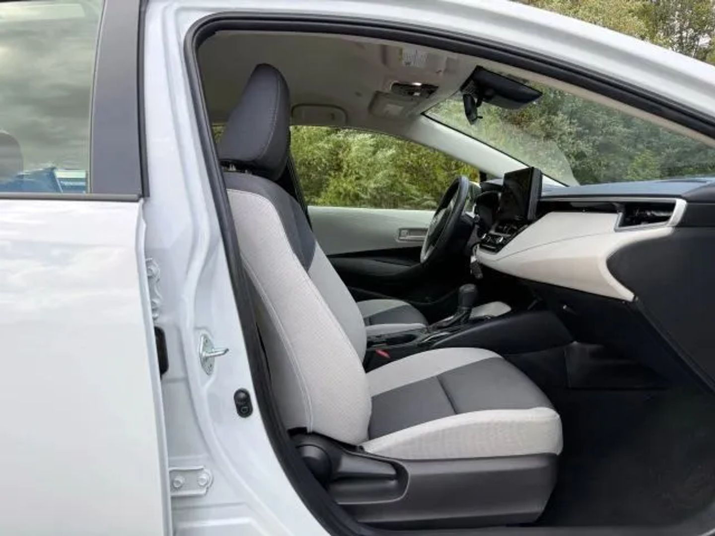 2023 Toyota Corolla LE - Photo 27