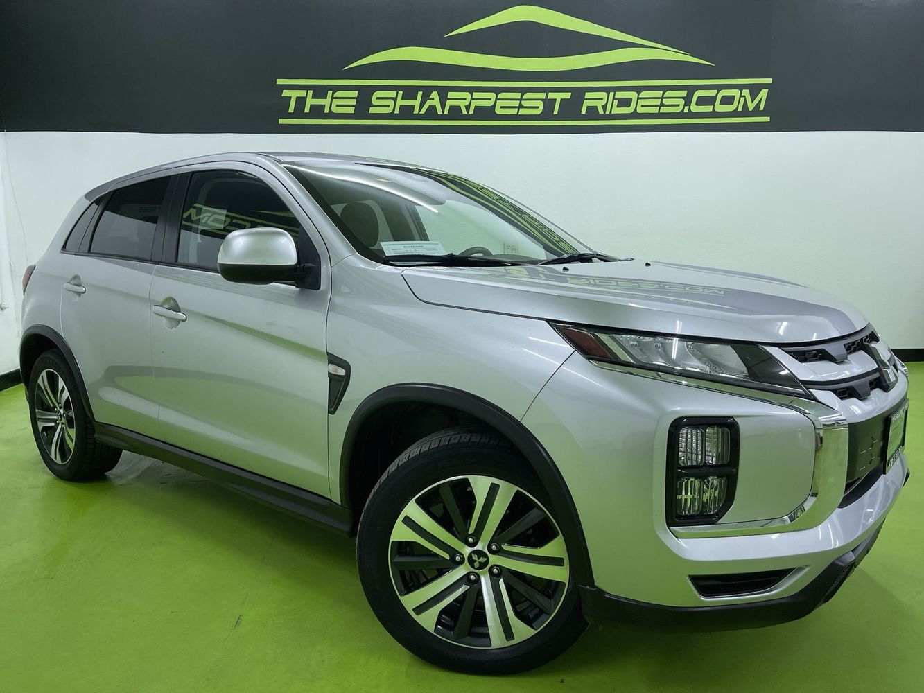 2021 Mitsubishi Outlander ES's photo