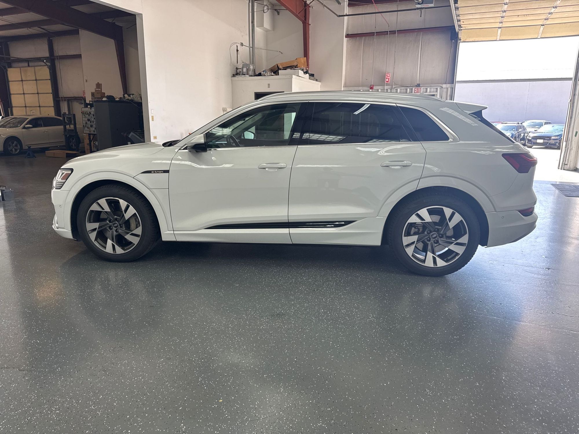 2022 Audi e-tron Premium Plus photo 7