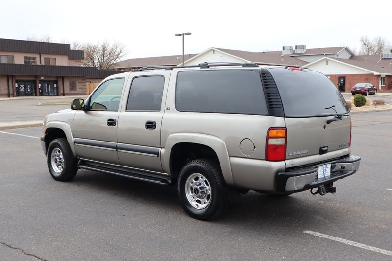 2002 Chevrolet Suburban Photos