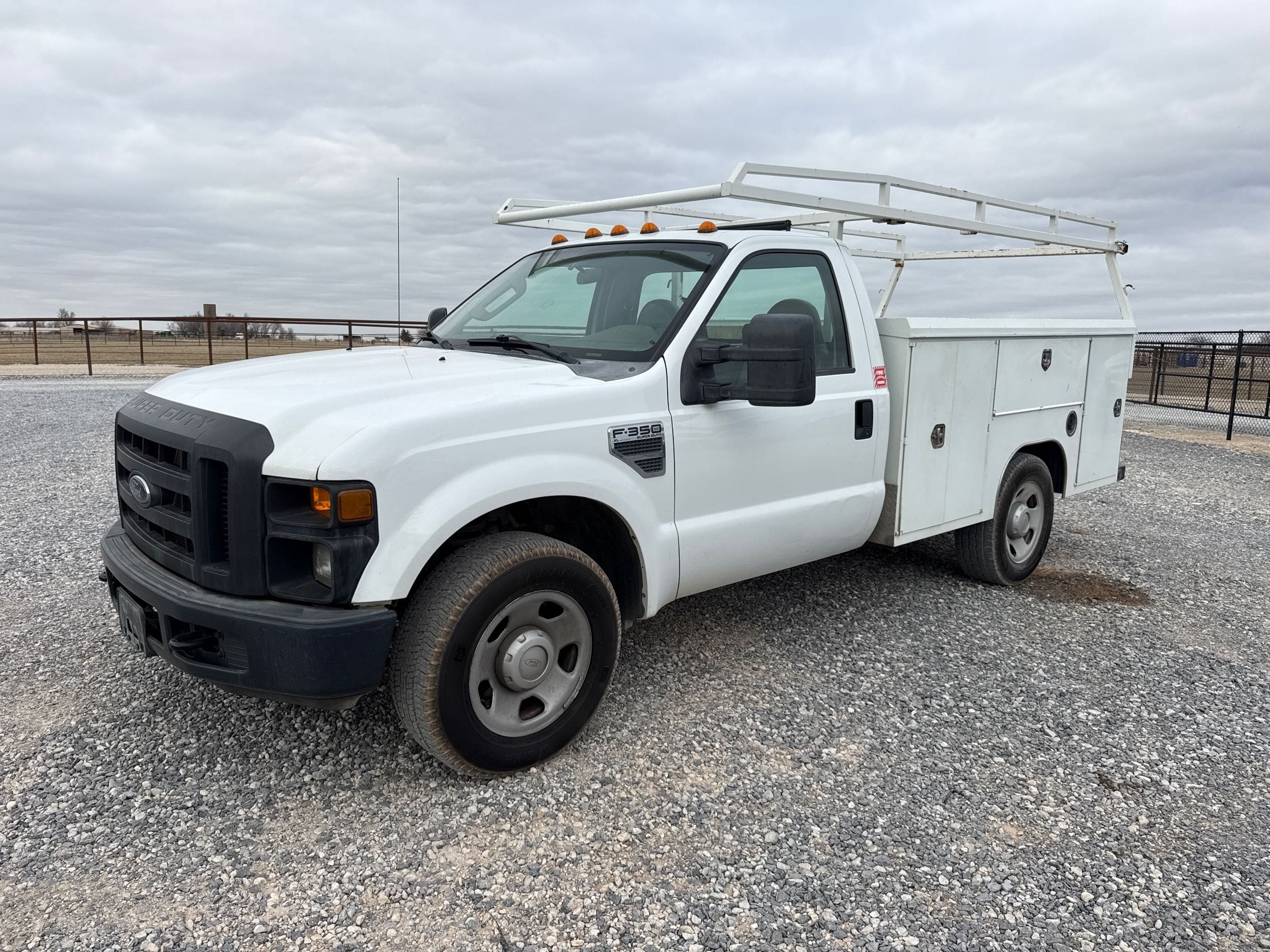 2010 Ford F-350 Super Duty Chassis Cab's photo