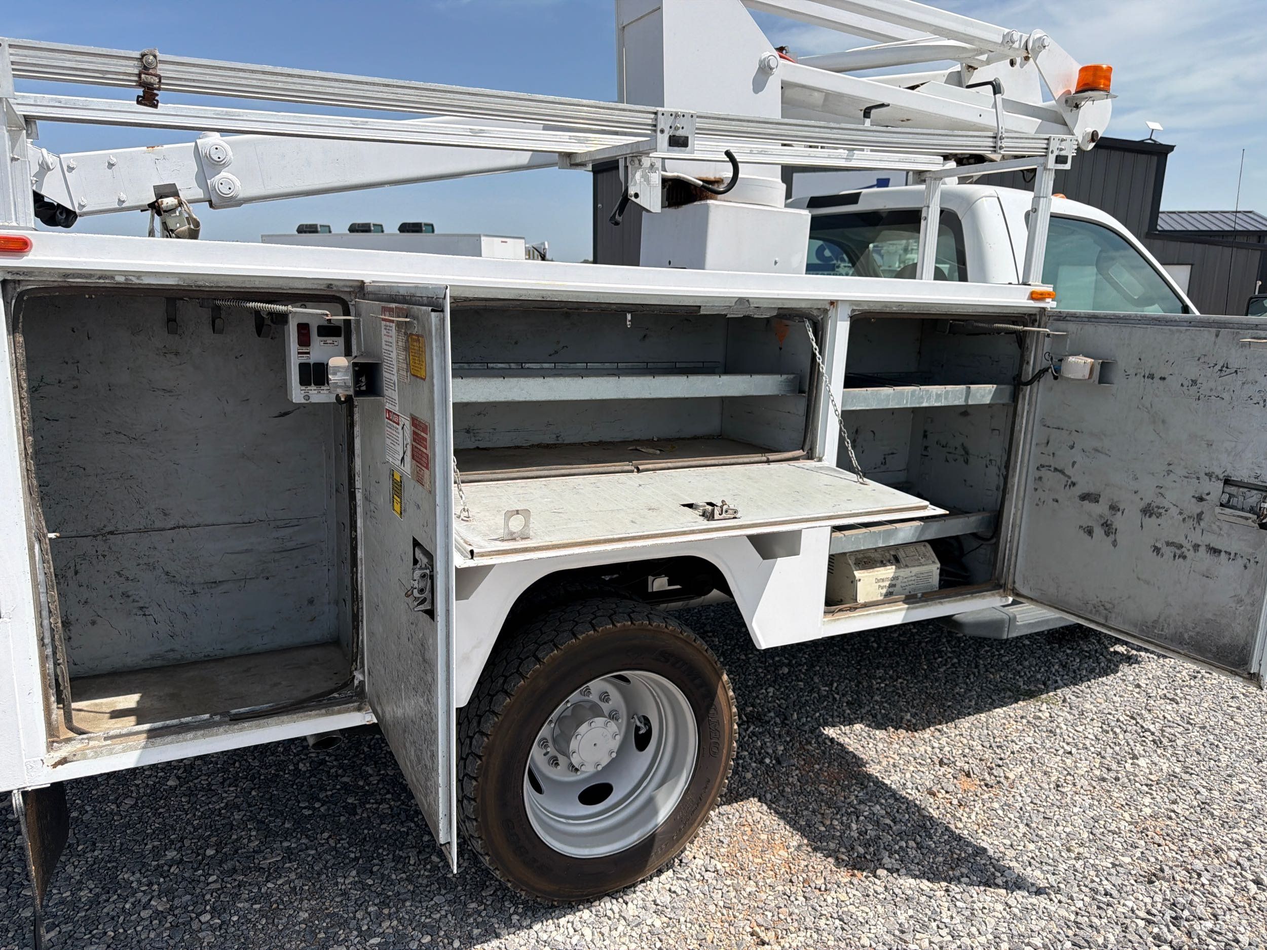 2008 Ford F-450 Super Duty Chassis Cab XLT - Photo 15