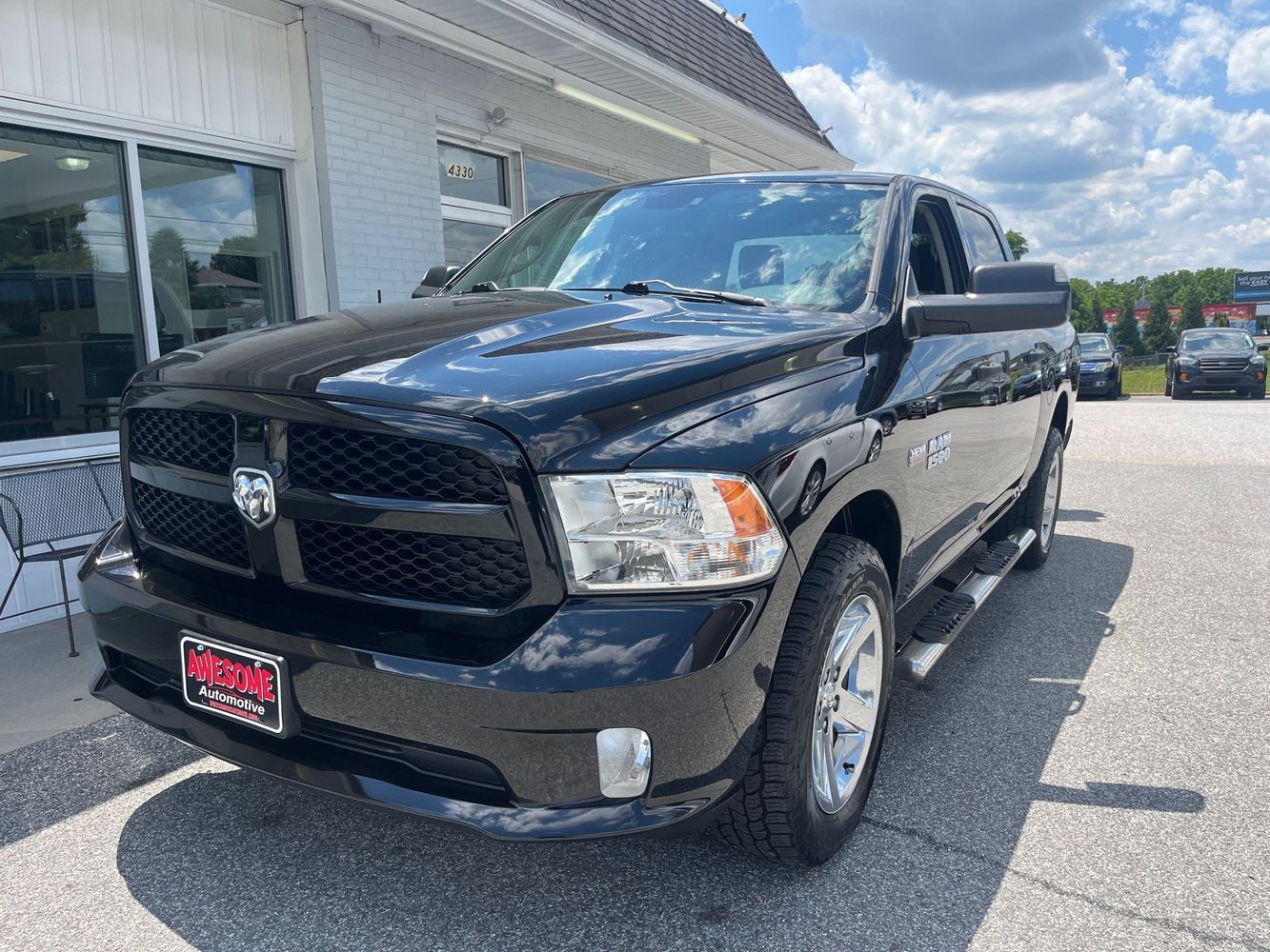 2015 RAM 1500 Express 4x4 Crew Cab's photo