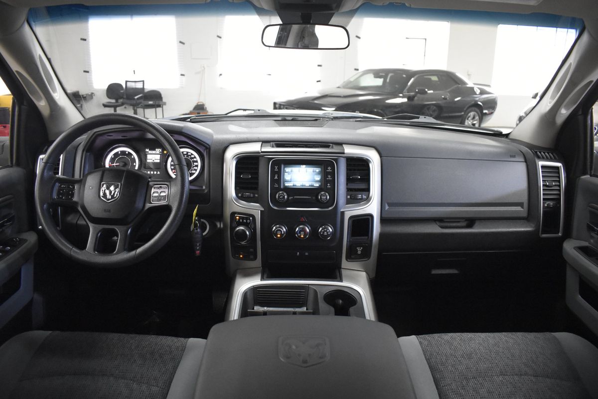 2019 Ram 1500 Classic SLT Crew Cab 4x4 5'7" Box