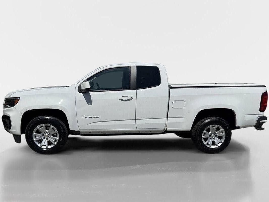 2022 Chevrolet Colorado LT photo 2