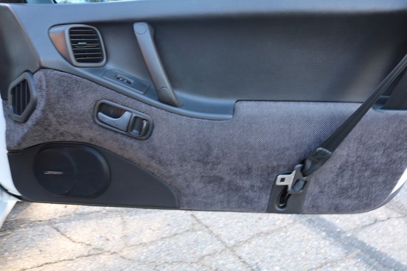 紺野 moog-k750395-giant-1.jpg