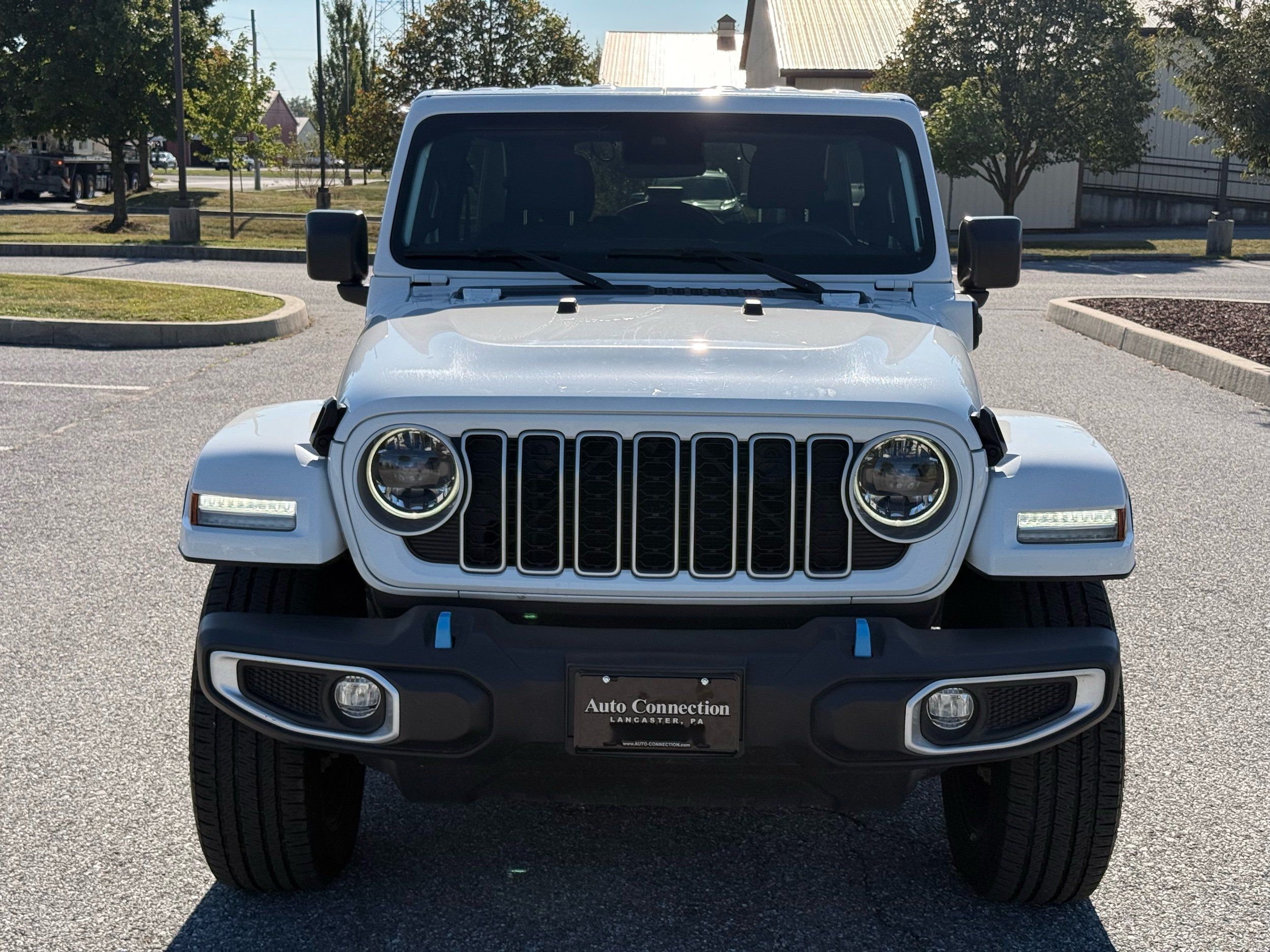 2024 Jeep Wrangler Sahara 4xe photo 2