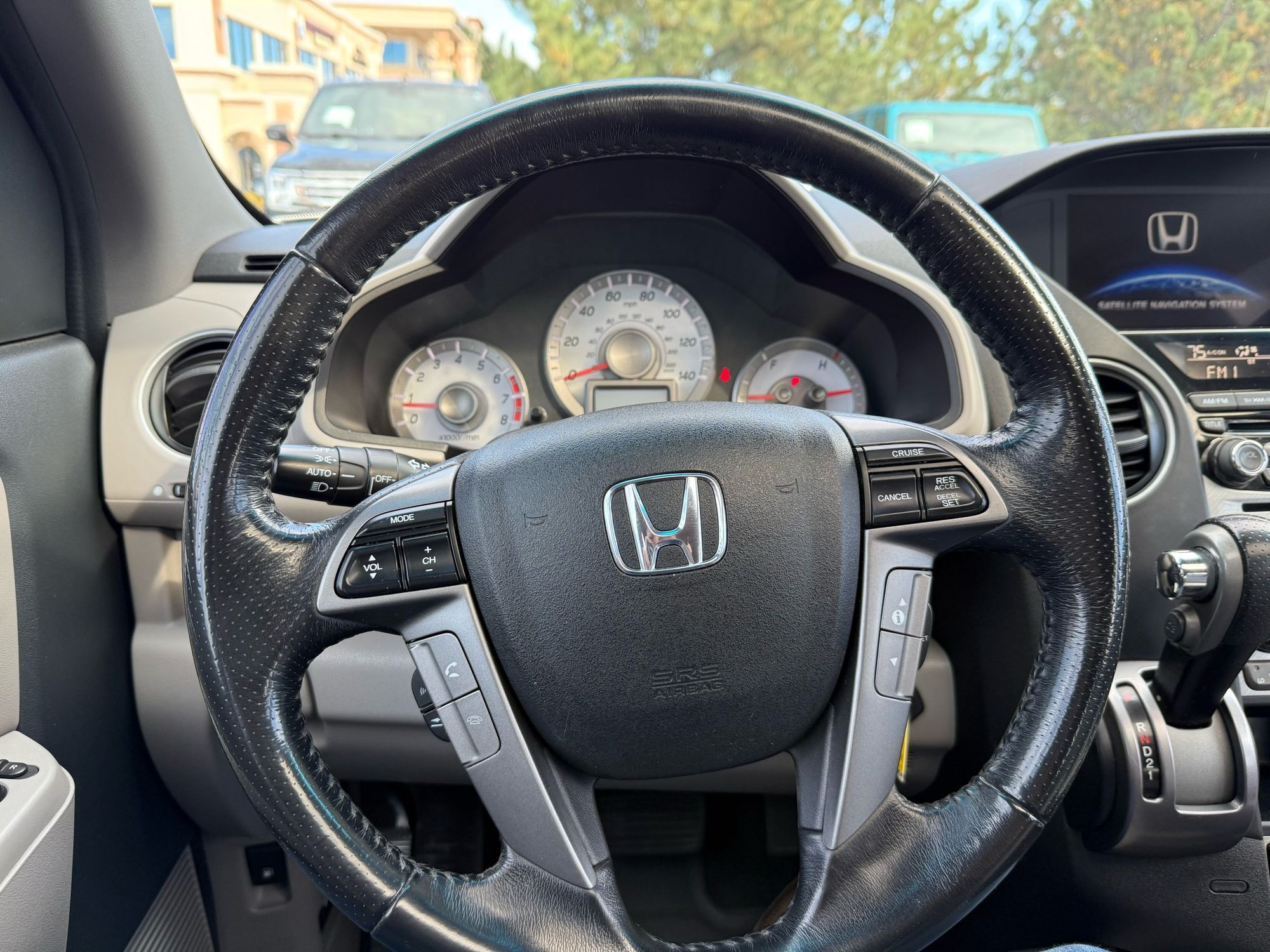 2014 Honda Pilot Touring photo 31