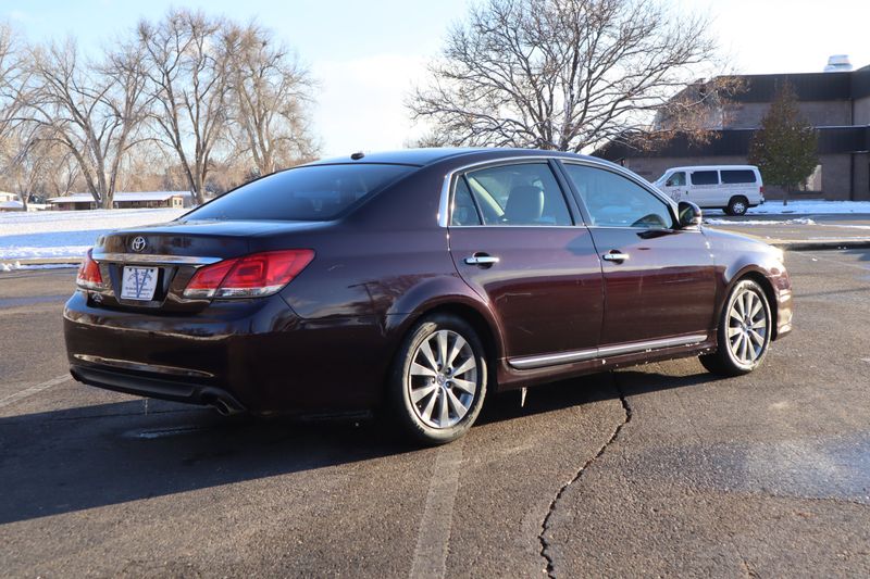 2011 Toyota Avalon Photos
