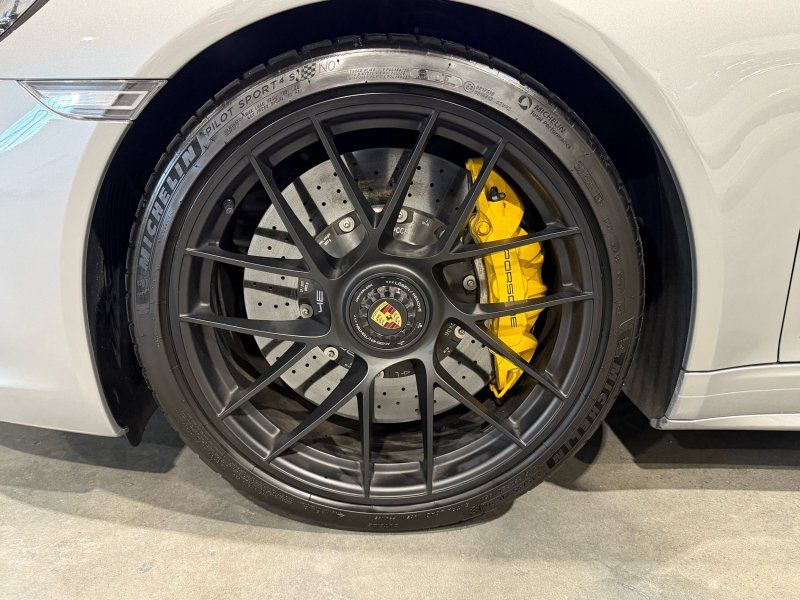 2017 Porsche 911 Carrera GTS, photo 21