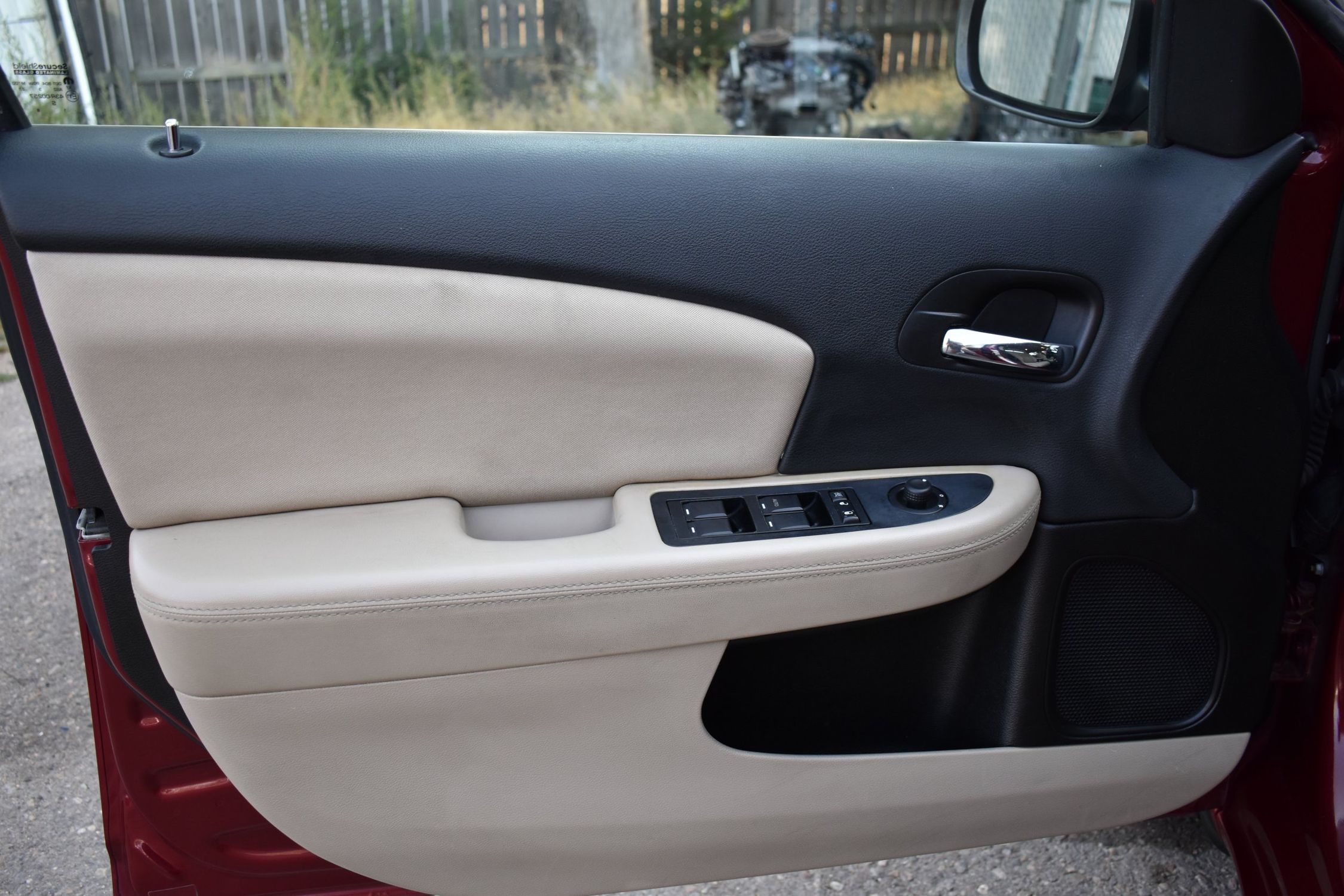 2014 Chrysler 200 LX photo 3