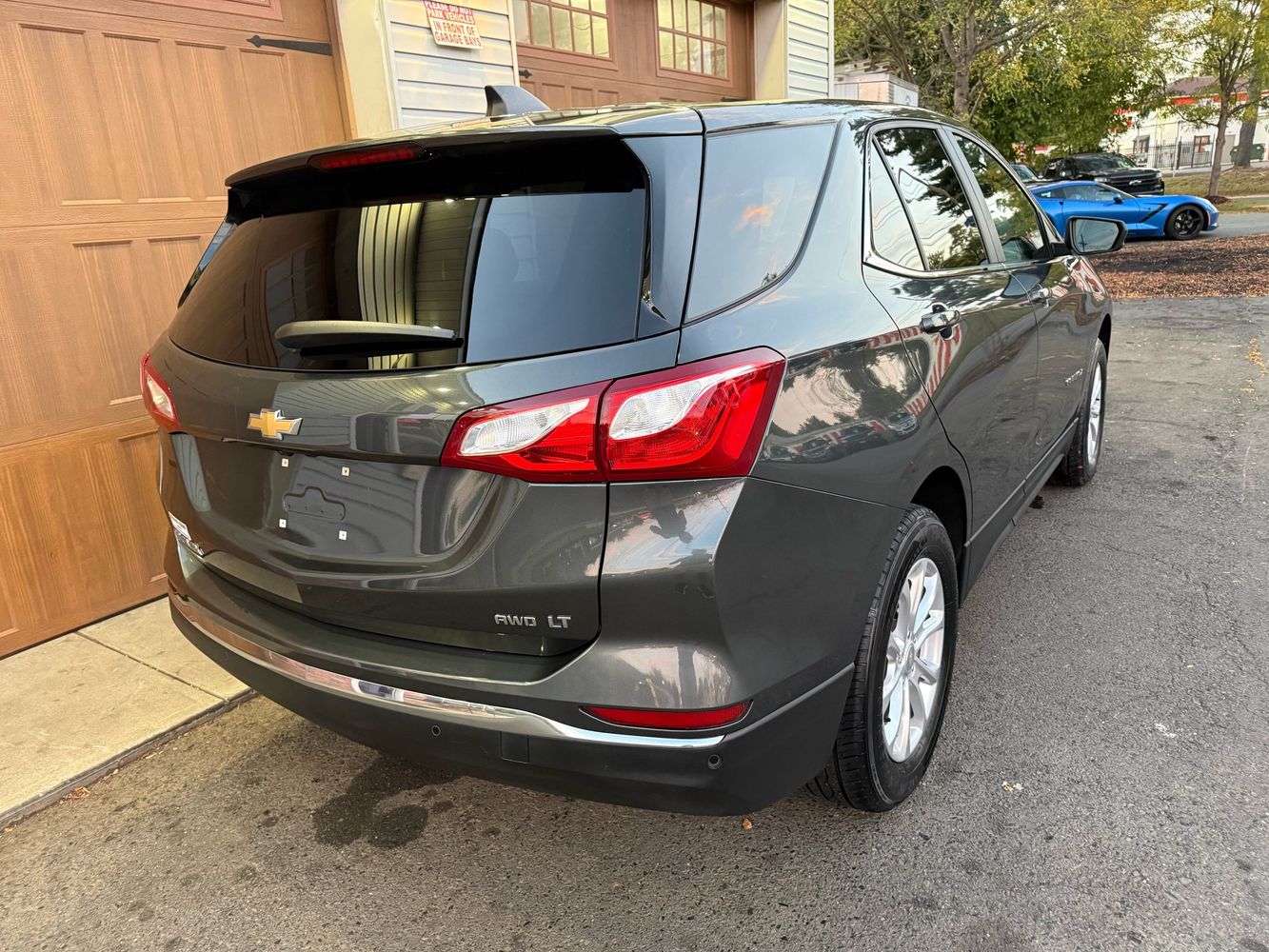 2021 Chevrolet Equinox LT photo 3