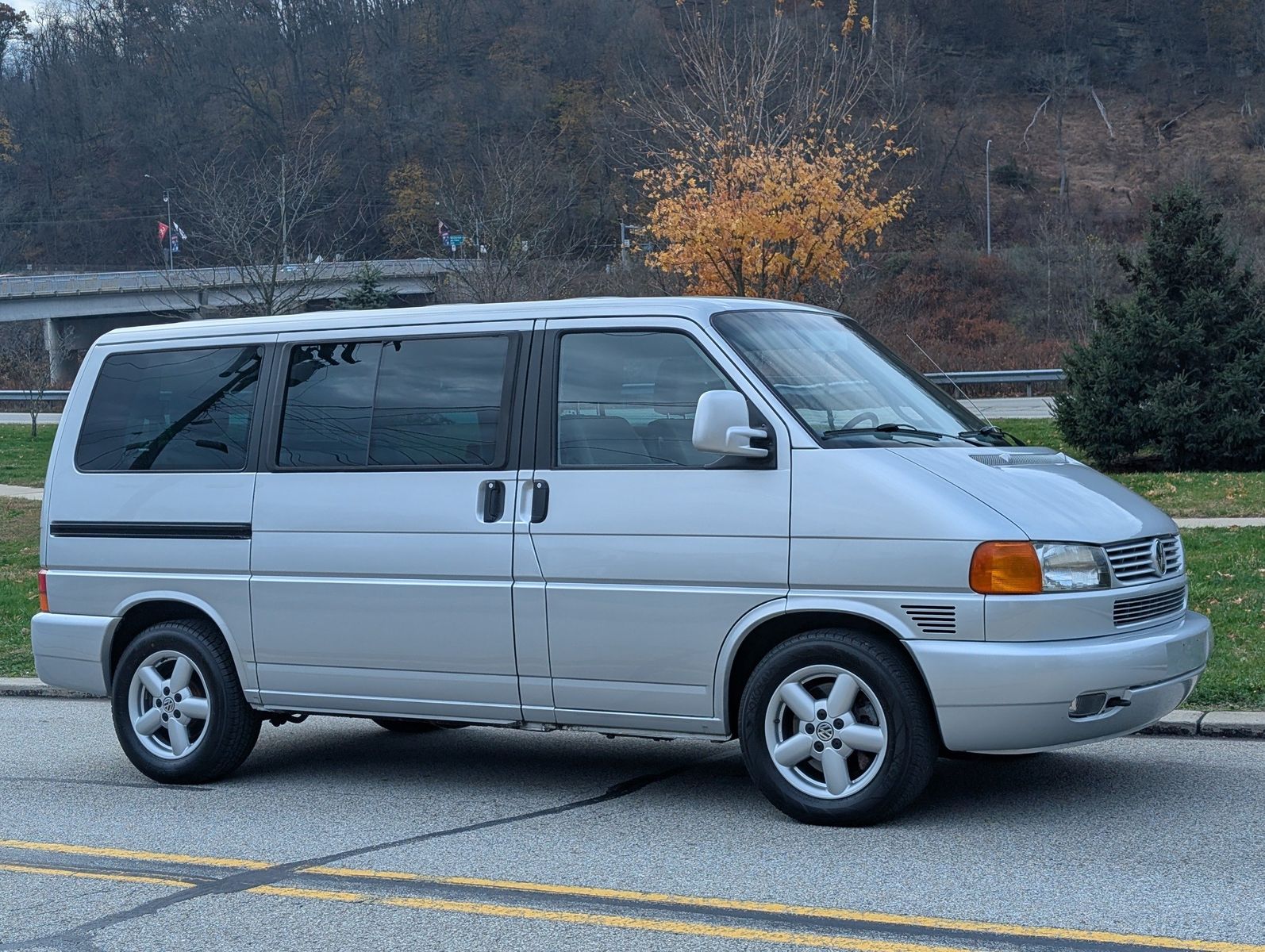 2003 Volkswagen EuroVan 4