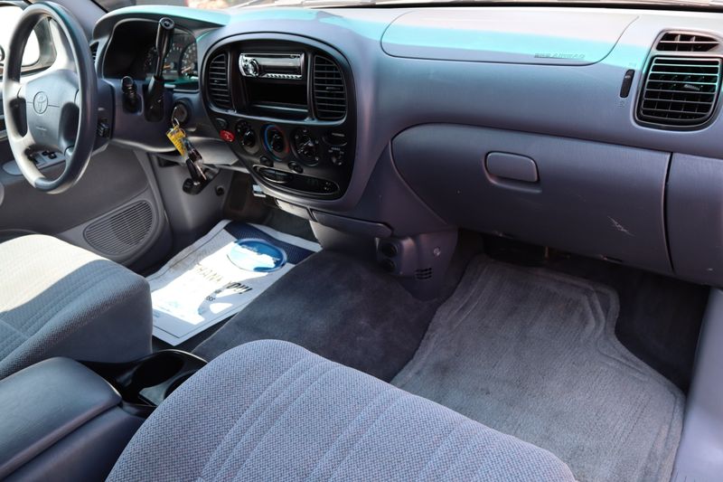 2000 toyota tundra deals interior