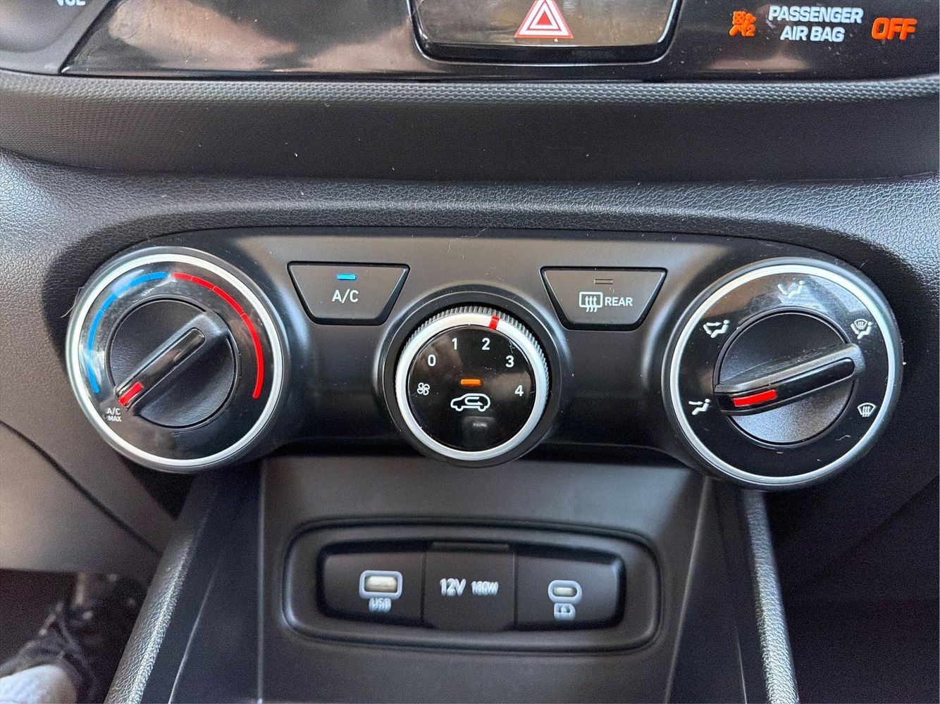 2024 Hyundai Venue SE - Photo 32