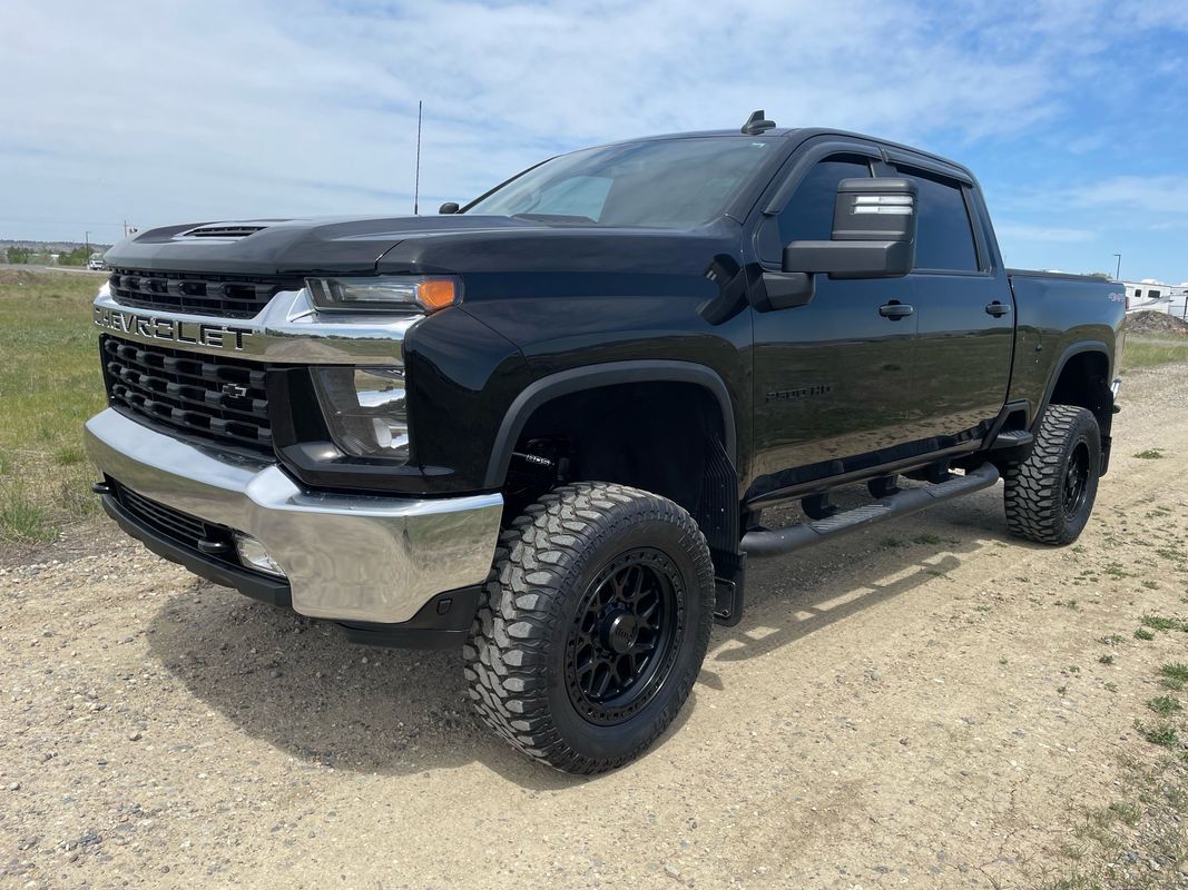 2022 Chevrolet Silverado HD LT 4WD Crew Cab Standard Box's photo