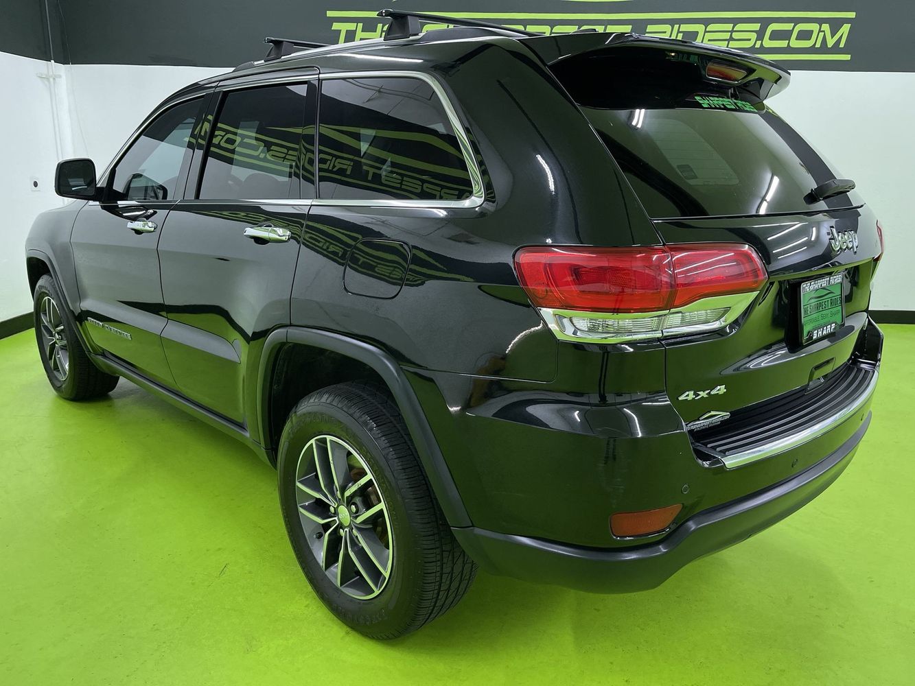 2017 Jeep Grand Cherokee Limited photo 2