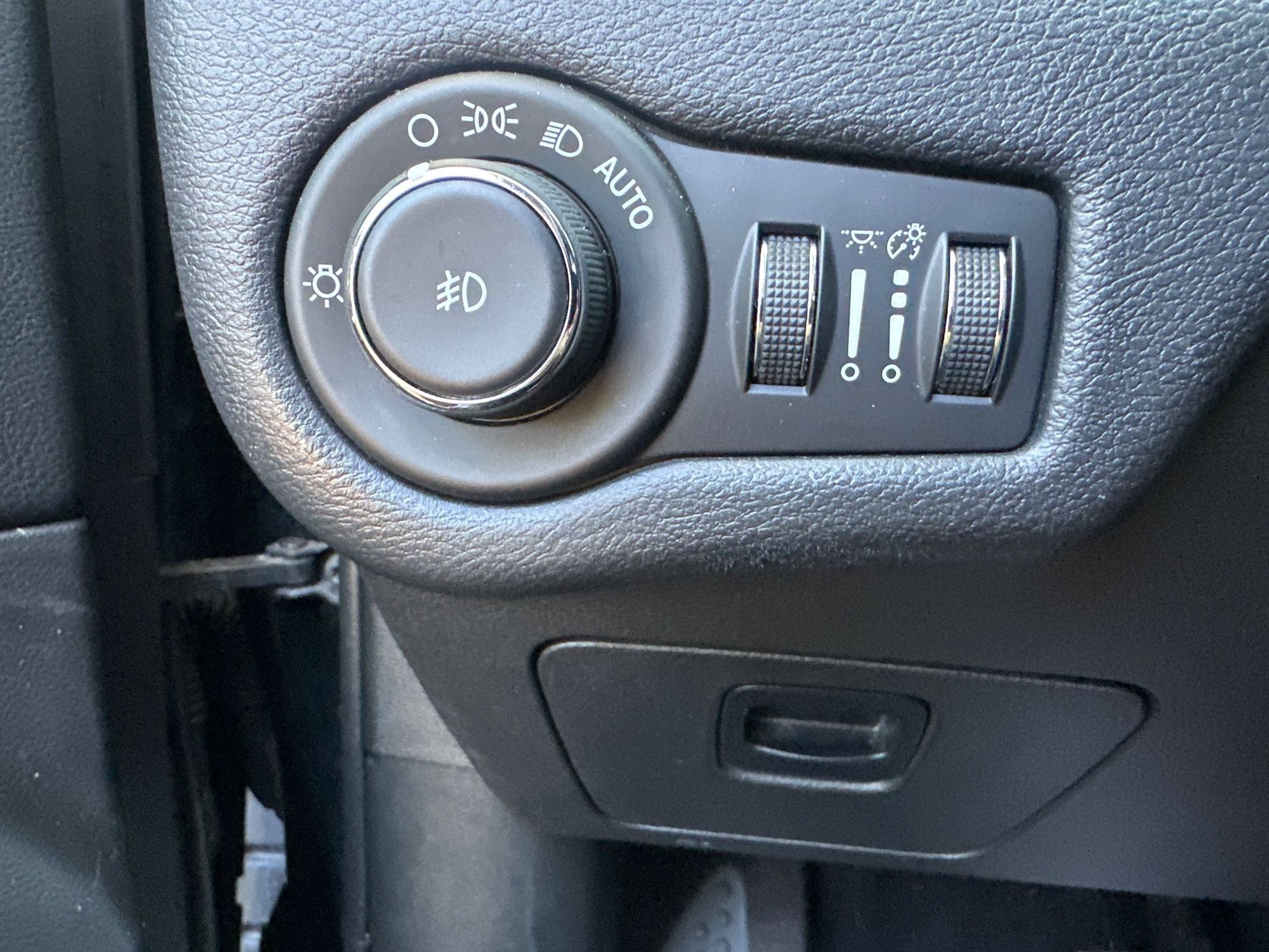 2018 Jeep Cherokee Trailhawk photo 17