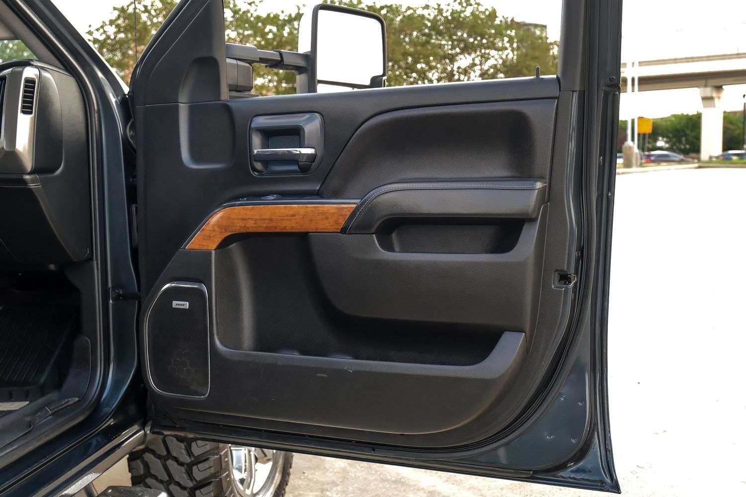 2018 Chevrolet Silverado High Country photo 49