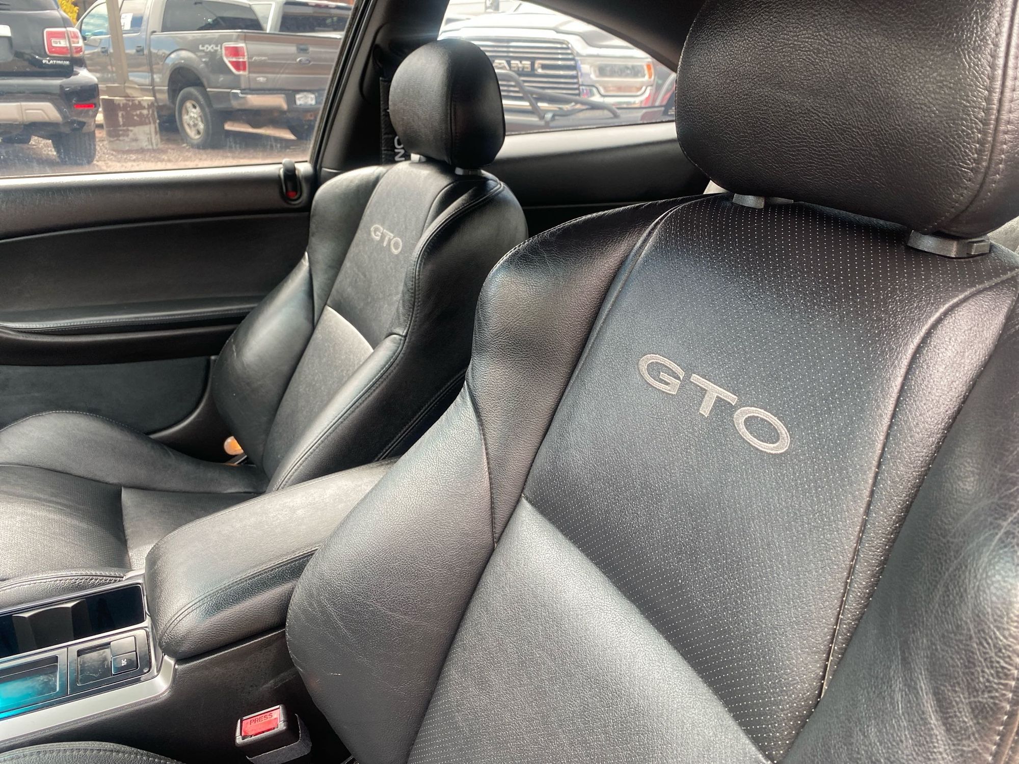 2005 Pontiac GTO photo 27