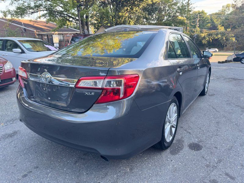2012 Toyota Camry XLE photo 7