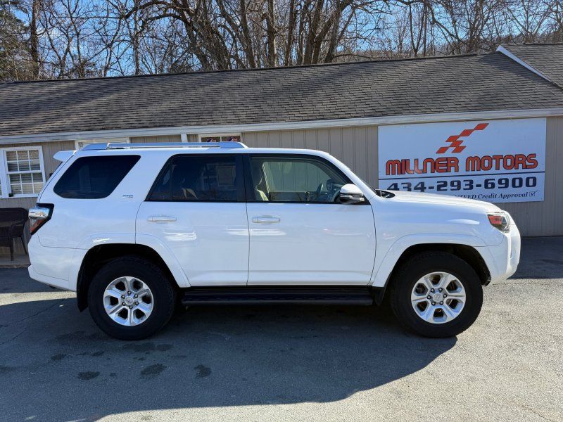 2014 Toyota 4Runner SR5's photo