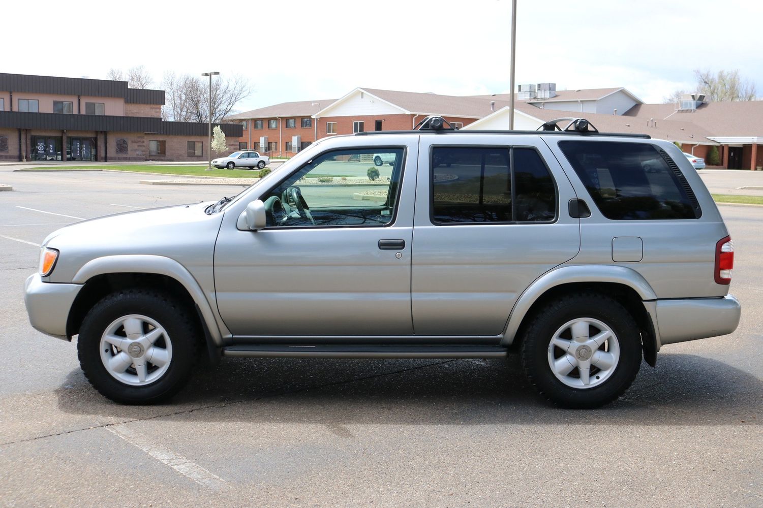 Nissan pathfinder 2000