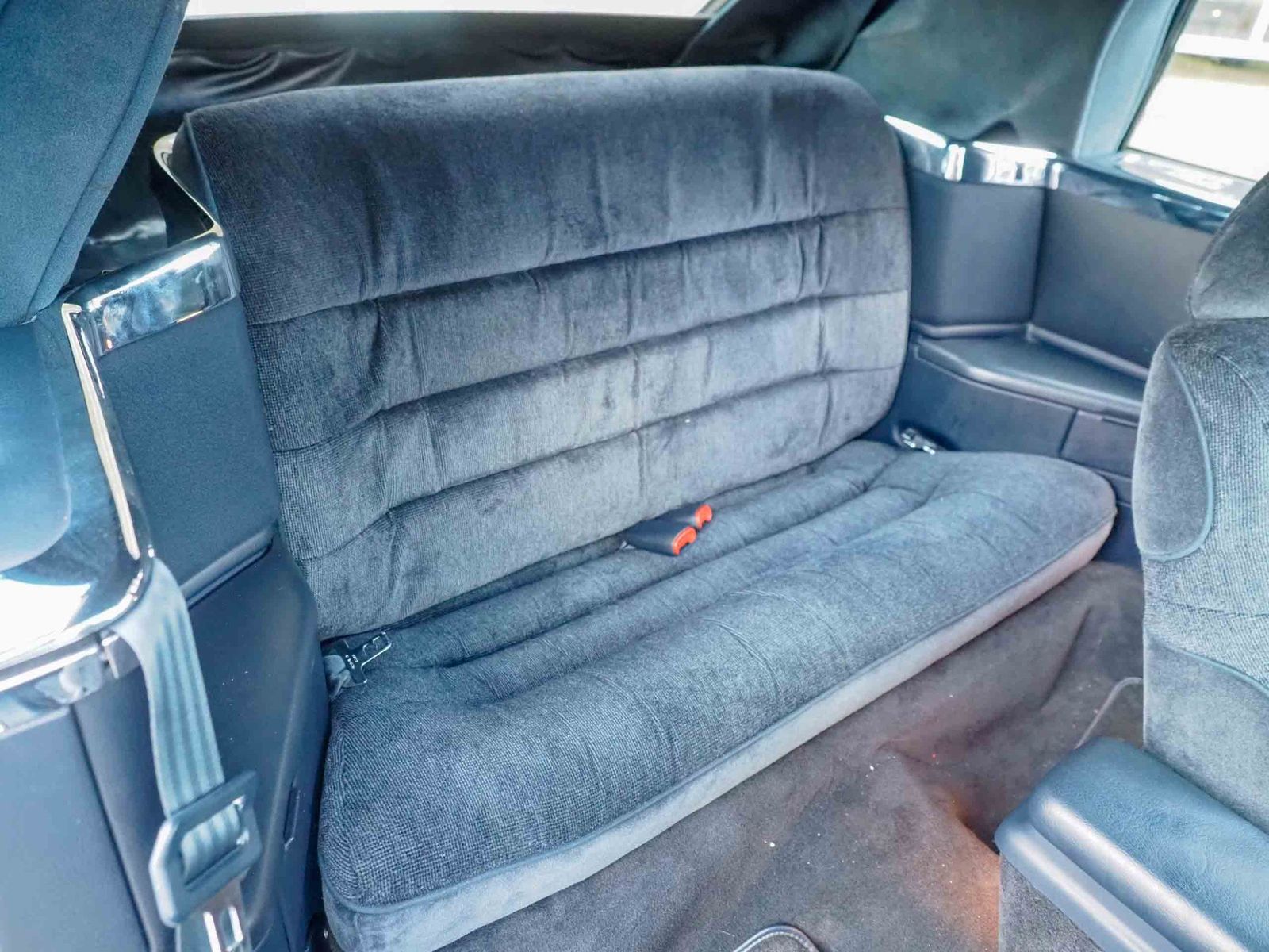 1990 Chrysler Le Baron 57