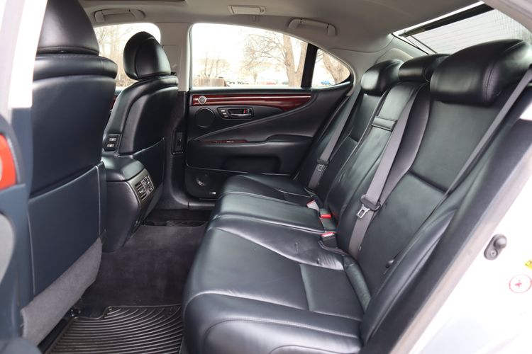 2007 Lexus LS 460 Base Victory Motors of Colorado